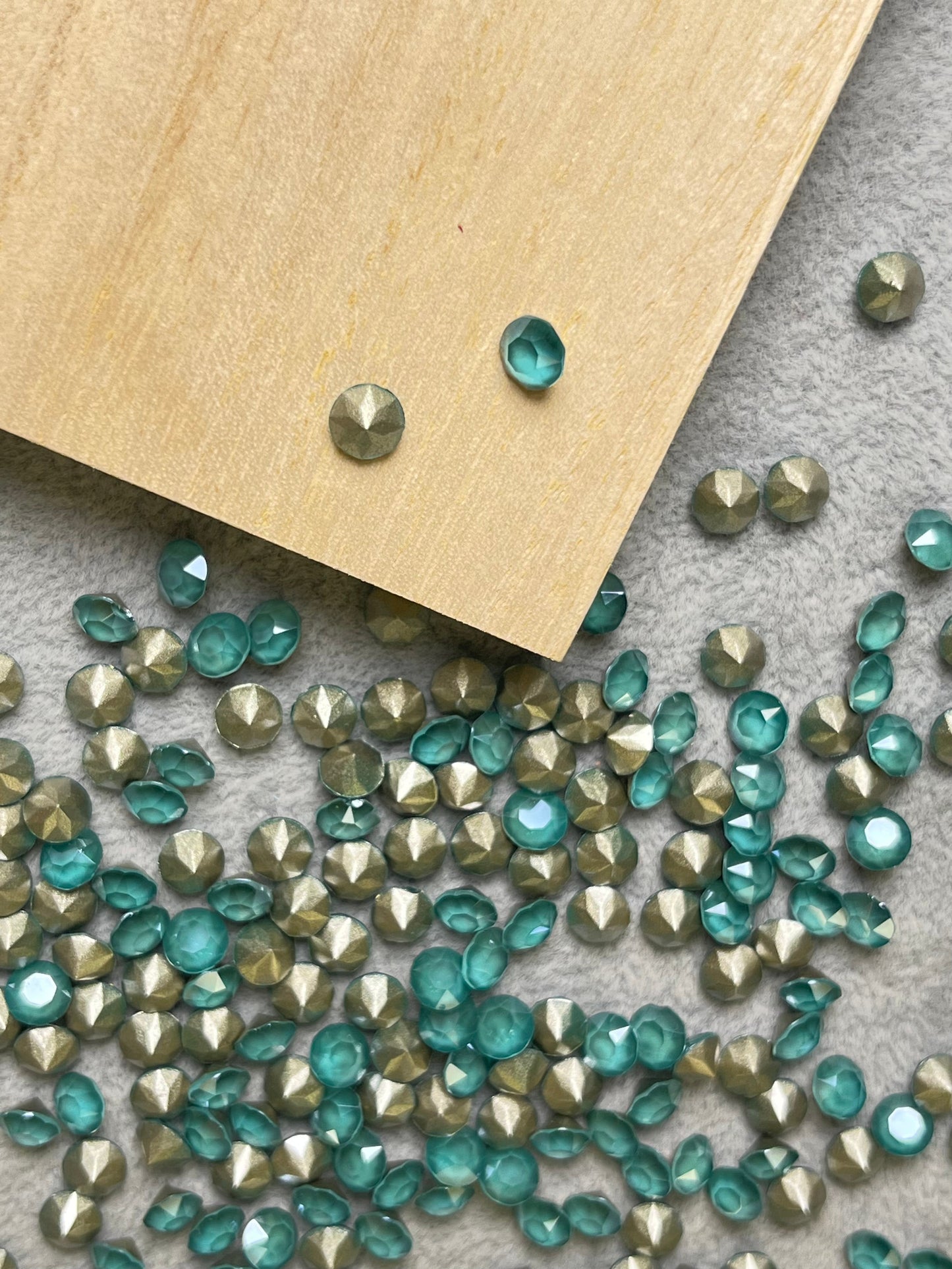 Darker Green Round Mocha