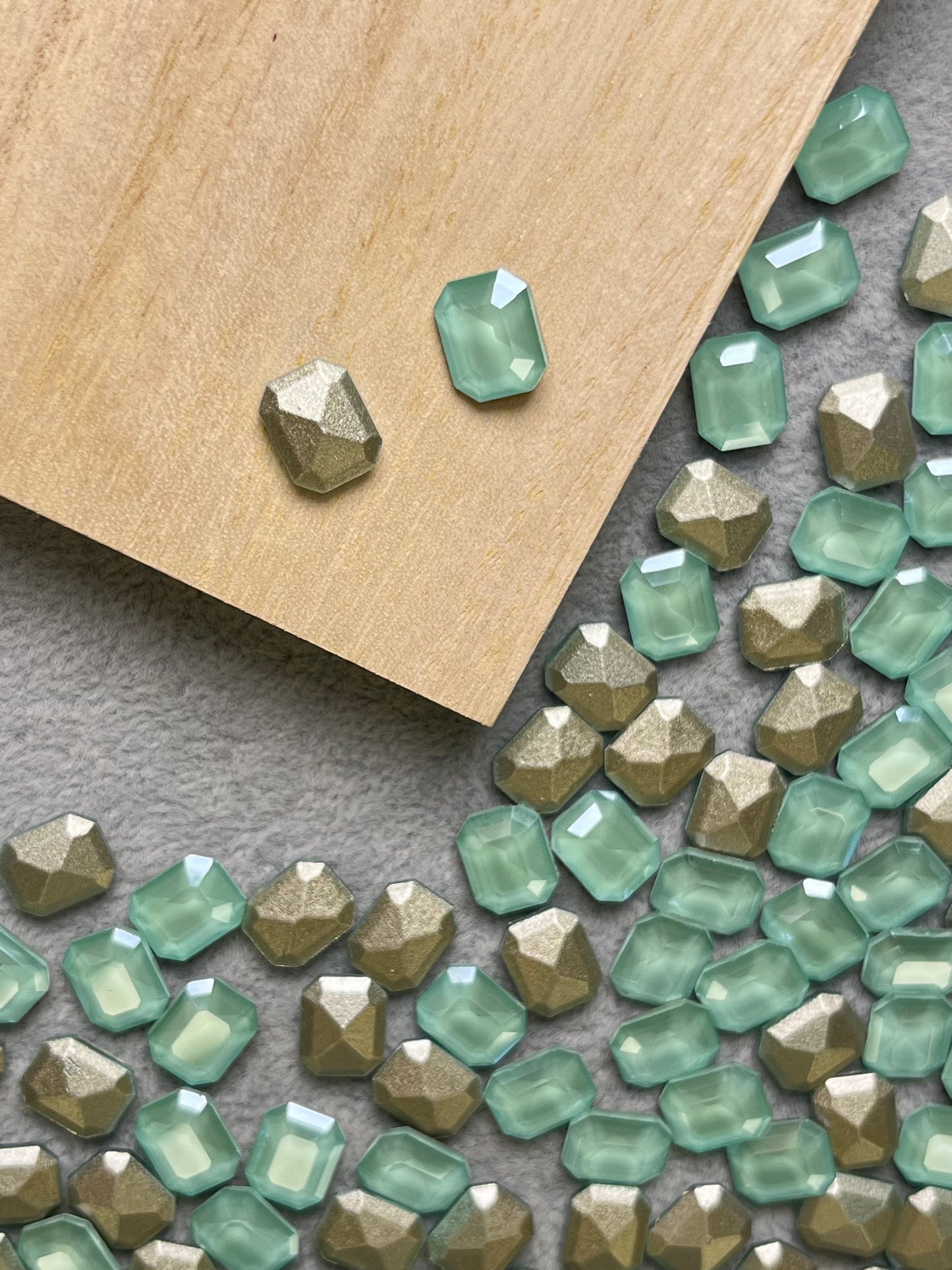 Green Thin Octagon Mocha