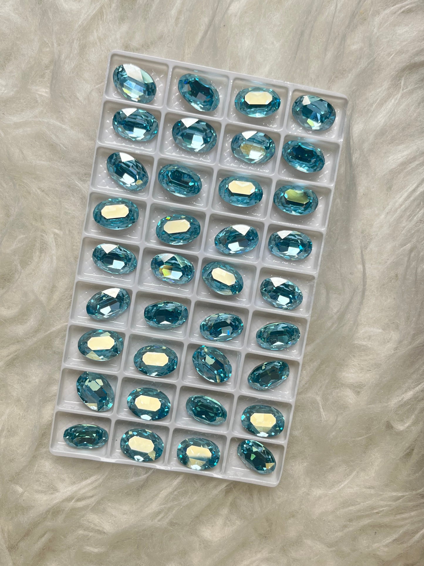 Light Blue Oval Rhinestone 14*10Mm